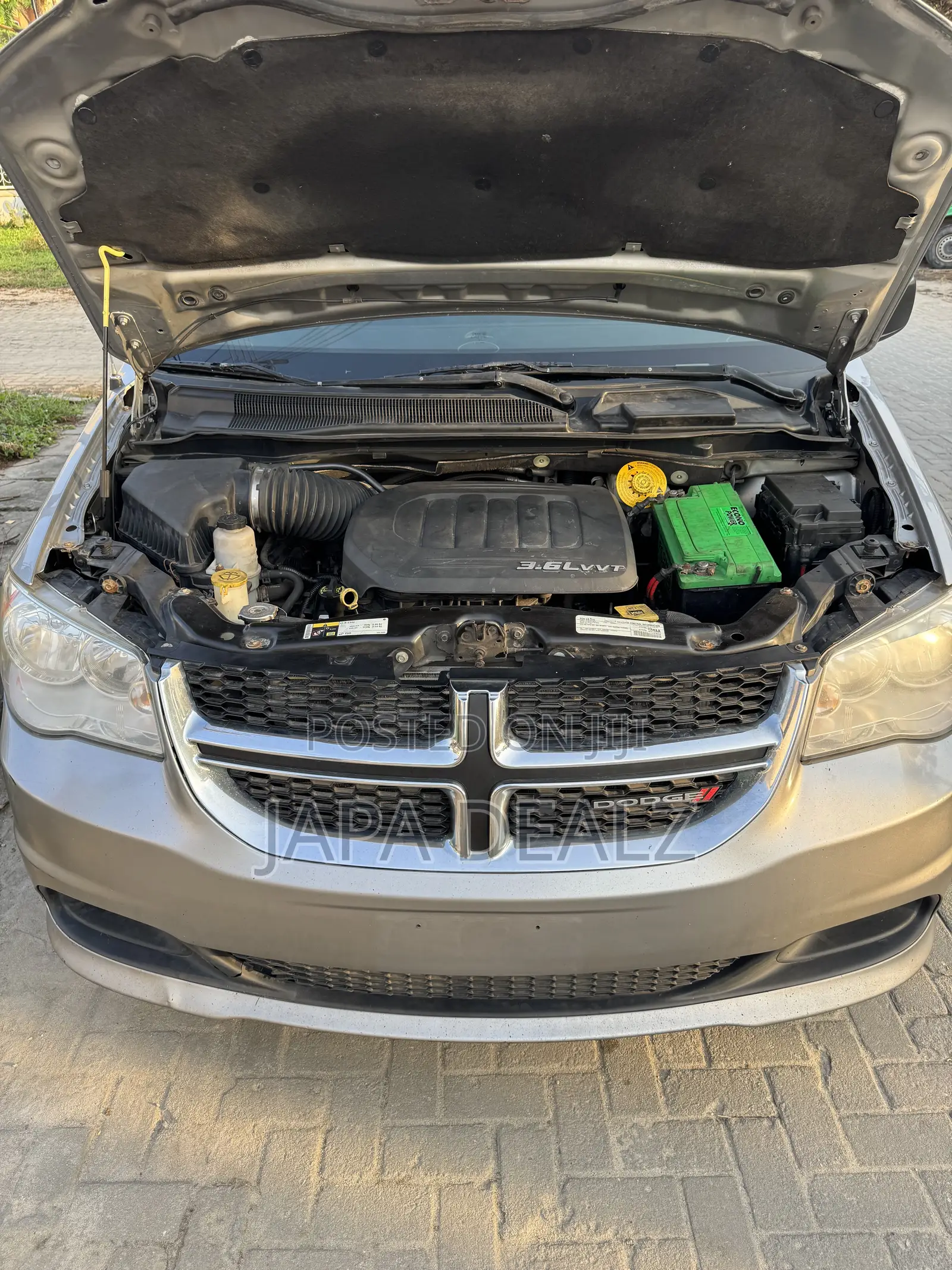 Dodge Caravan 2016 Silver