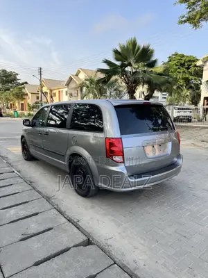 Dodge Caravan 2016 Silver