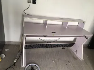 Studio Table