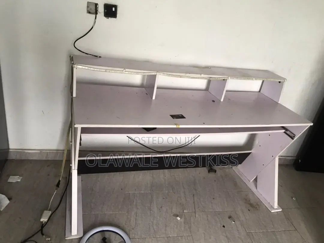 Studio Table
