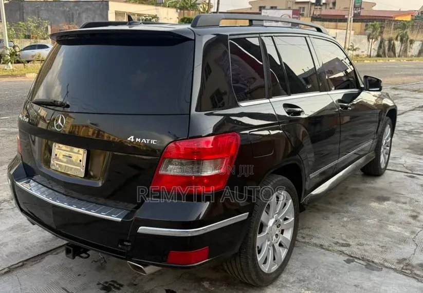Mercedes-Benz GLK-Class 2010 Black