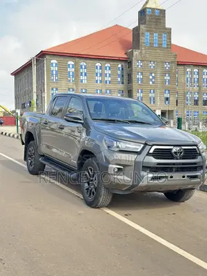 Toyota Hilux 2023 Green