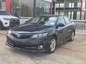 Toyota Camry SE 4dr Sedan (2.5L 4cyl 6A) 2013 Black