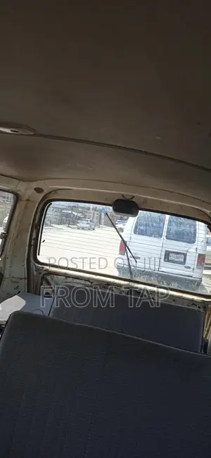 Toyota HiAce 2001 White
