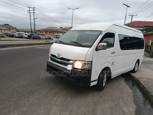 Toyota HiAce 2016 White