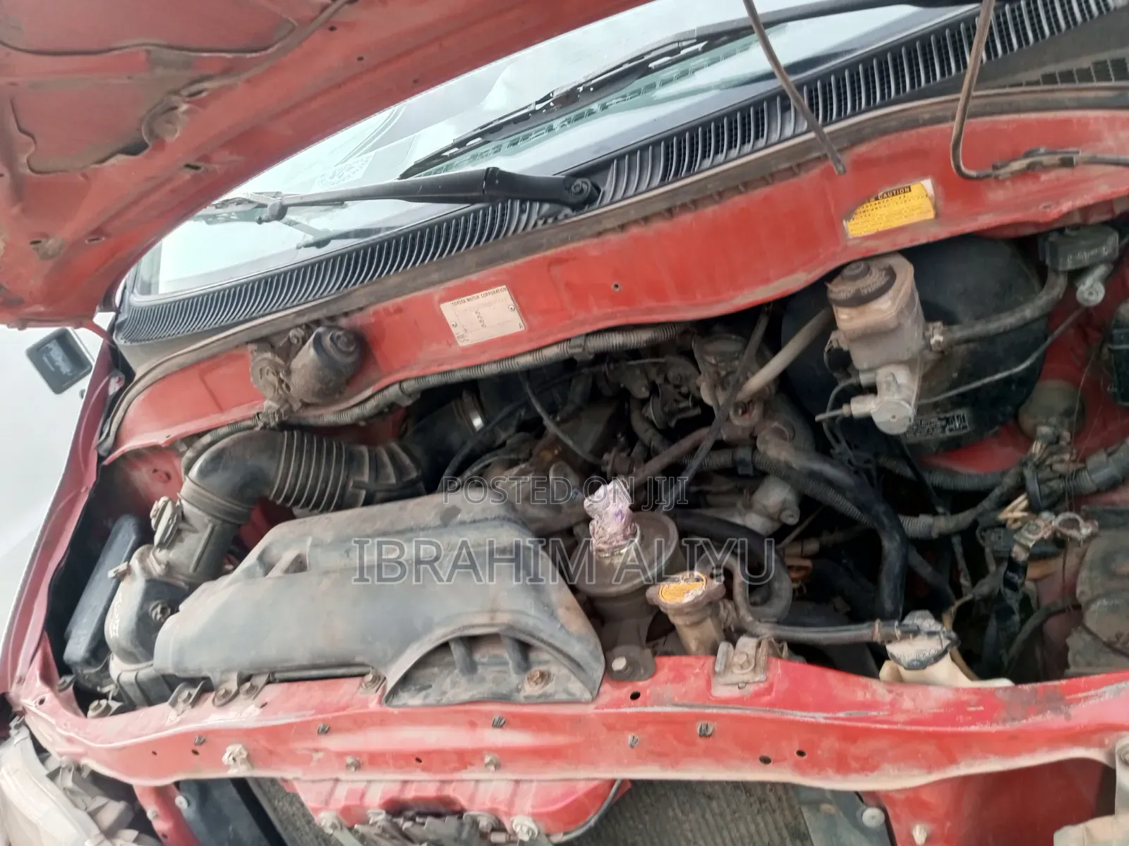 Toyota HiAce 2000 White