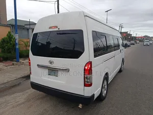 Toyota HiAce 2016 White