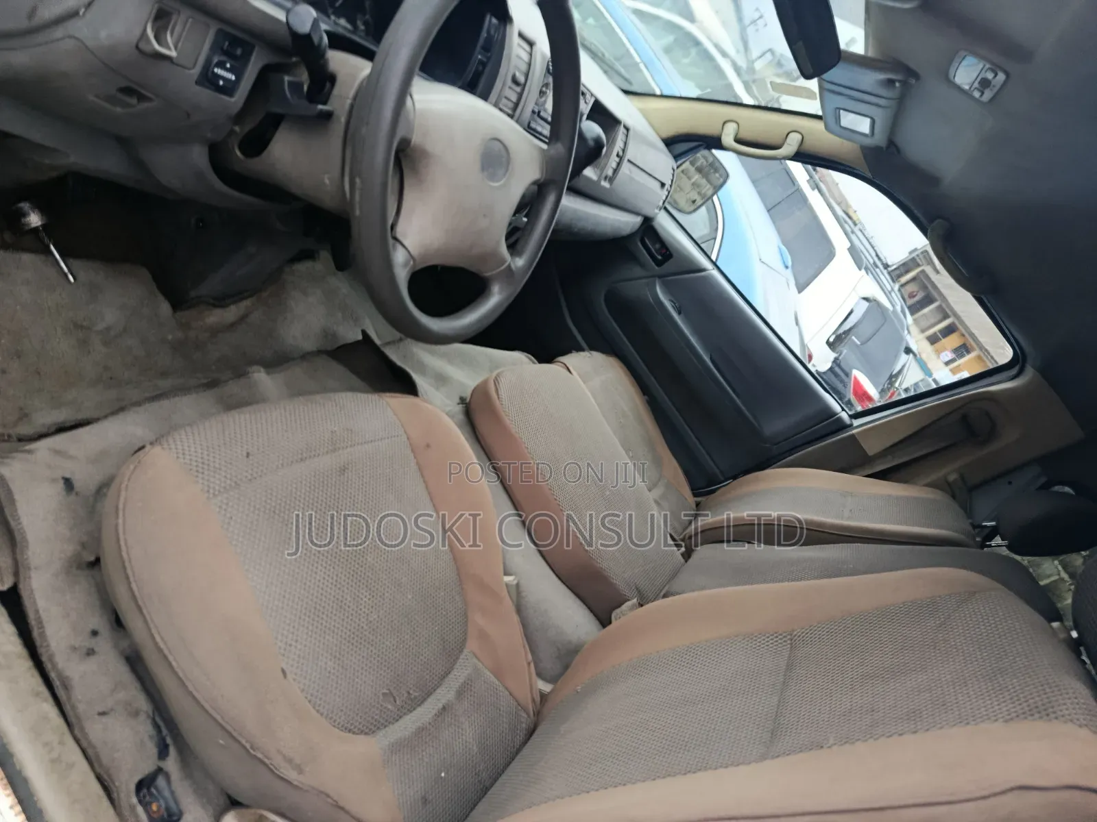 Toyota HiAce 2016 White
