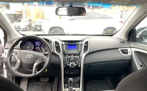 Hyundai Elantra GT 2013 White