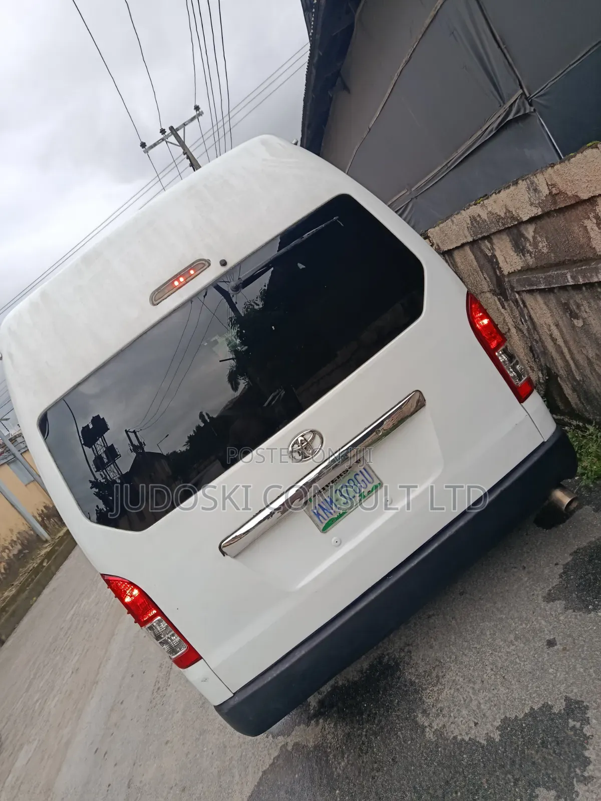 Toyota HiAce 2016 White