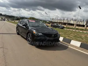 Toyota Camry SE FWD 2020 Black