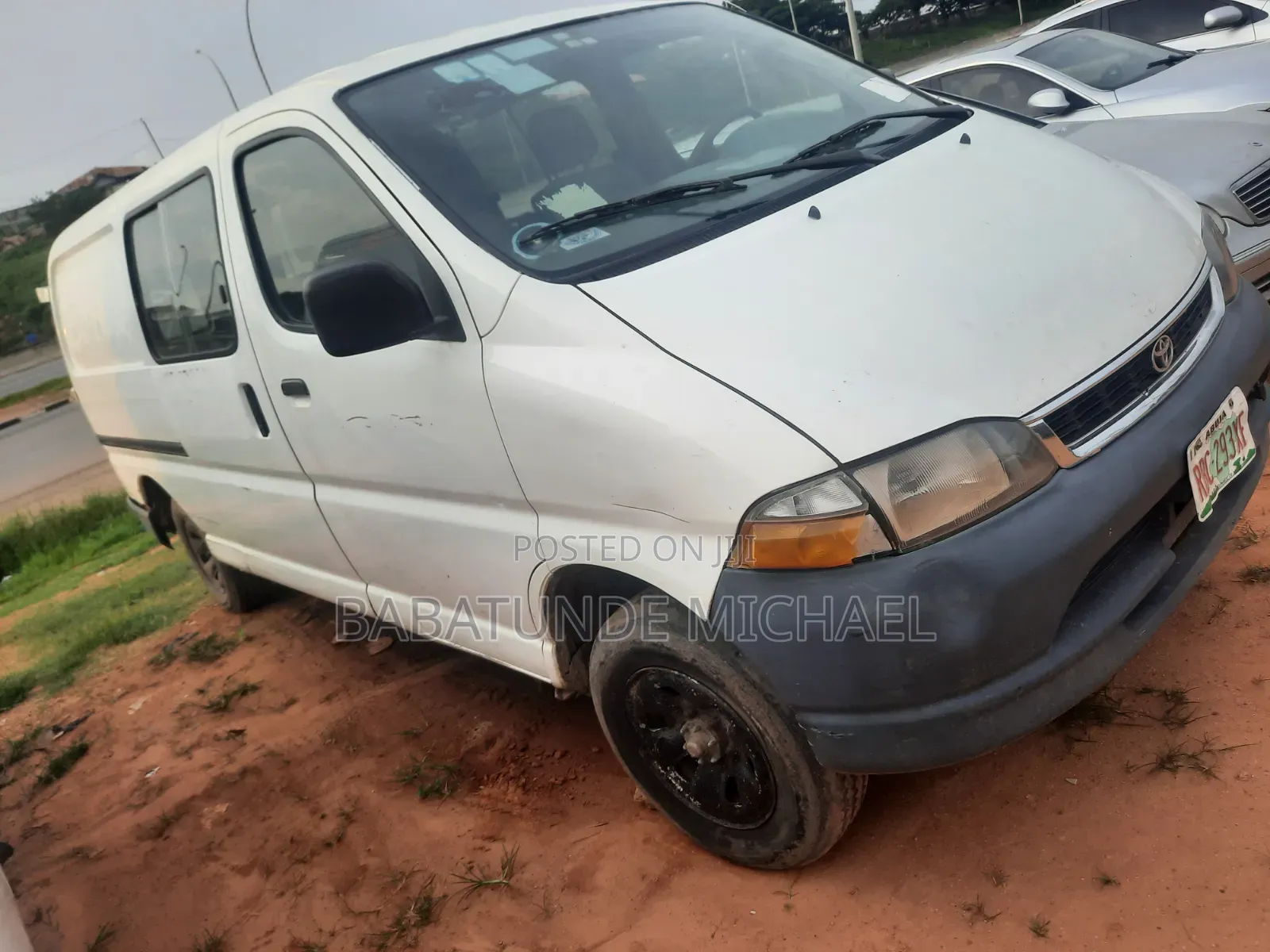 Toyota HiAce 2000 White