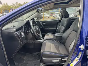 Toyota Corolla SE Special Edition 4dr Sedan (1.8L 4cyl CVT) 2017 Blue