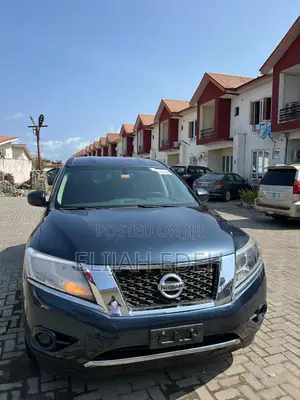 Nissan Pathfinder Platinum 4dr SUV (3.5L 6cyl CVT) 2014 Gray