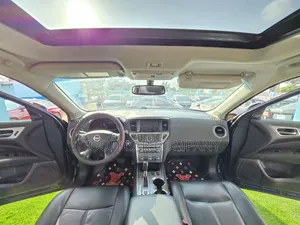 Nissan Pathfinder 2017 Blue