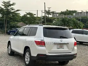Toyota Highlander Limited 2012 White