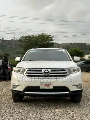 Toyota Highlander Limited 2012 White