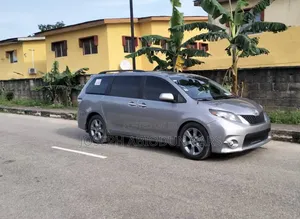 Toyota Sienna 2011 Gray