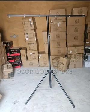 T Stand for Par Cans