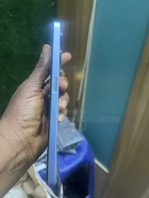 Realme V20 128 GB Blue