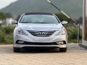 Hyundai Sonata Limited 4dr Sedan (2.4L 4cyl 6A) 2014 Silver