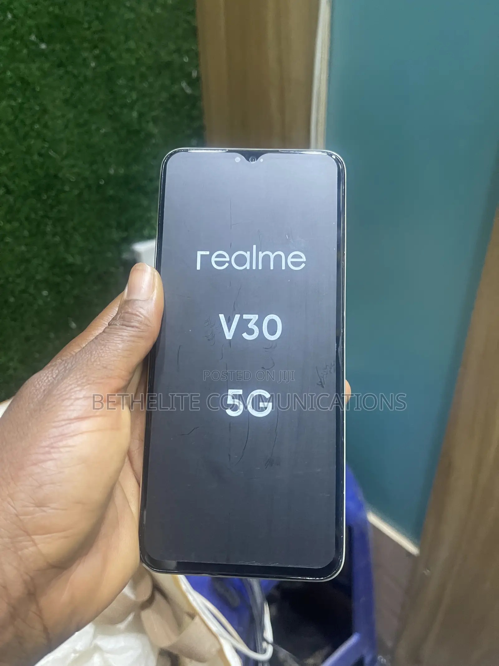 Realme V30 128 GB Gold