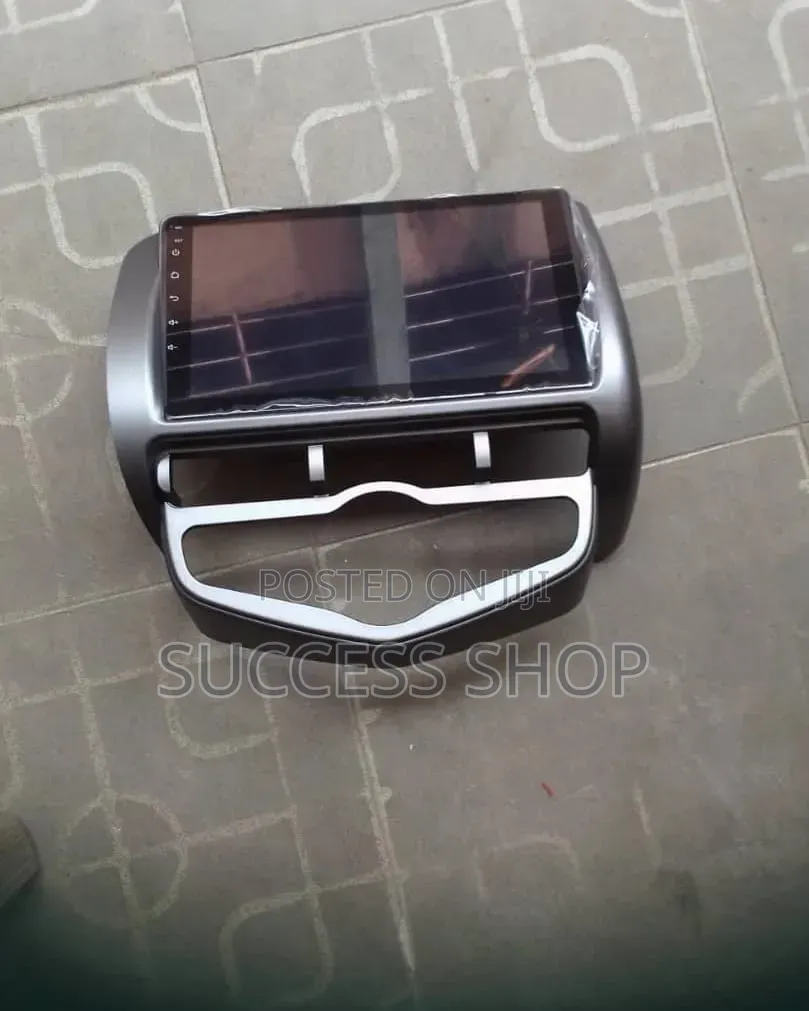 Honda Jazz/City Navigation System With Reverse Camera