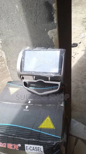 Honda Jazz/City Navigation System With Reverse Camera