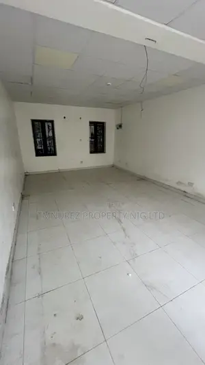 Showroom Shop Inside a Mall