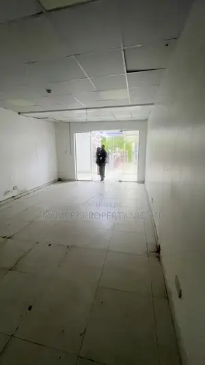 Showroom Shop Inside a Mall