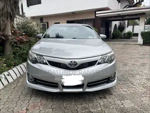 Toyota Camry SE 4dr Sedan (2.5L 4cyl 6A) 2014 Silver