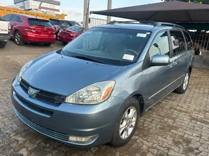 Toyota Sienna 2005 Blue