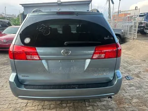 Toyota Sienna 2005 Blue