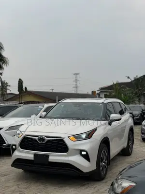 Toyota Highlander XLE 2021 White