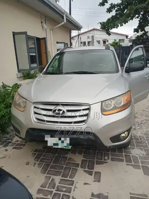 Hyundai Santa Fe 2011 Silver
