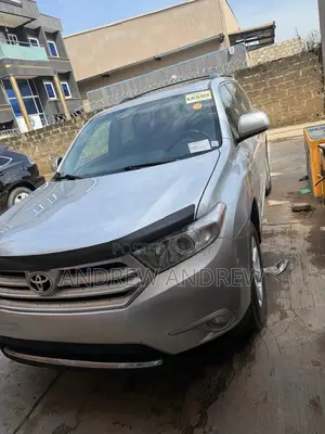 Toyota Highlander 2011 Silver