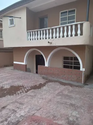 4bdrm Duplex in Unique Estate, Ifo for rent