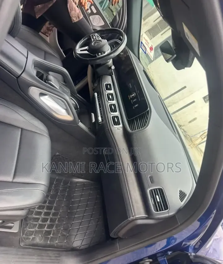 Mercedes-Benz GLE-Class 2020 Blue