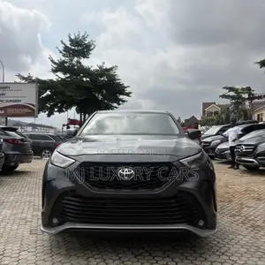 Toyota Highlander XLE 2021 Gray