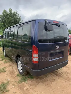 Toyota Grand HiAce 2002 Blue