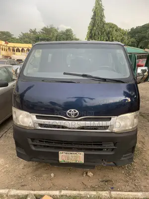 Toyota Grand HiAce 2002 Blue
