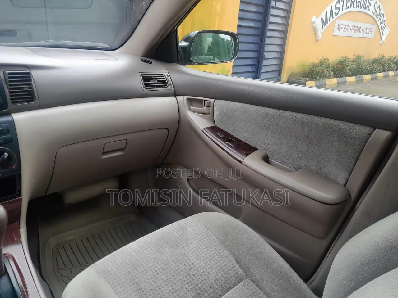 Toyota Corolla CE 2005 Gold