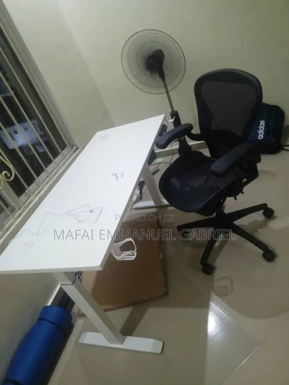 Quality Electric Table