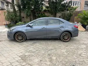 Toyota Corolla 2015 Gray