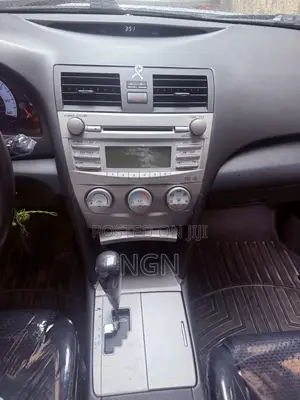 Toyota Camry 2011 Silver