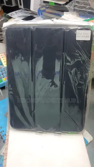 iPad Pro 11 2024, 2025 Leather Flip Case
