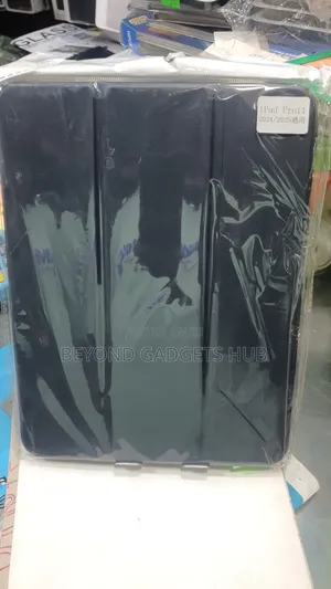 iPad Pro 11 2024, 2025 Leather Flip Case