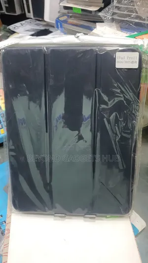 iPad Pro 11 2024, 2025 Leather Flip Case