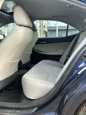 Lexus IS 250 4WD 2016 Blue