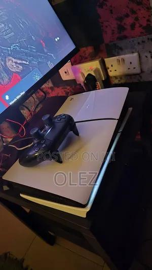 PS5 Slim 27 Inch Hisense G6Q PRO Gaming Monitor